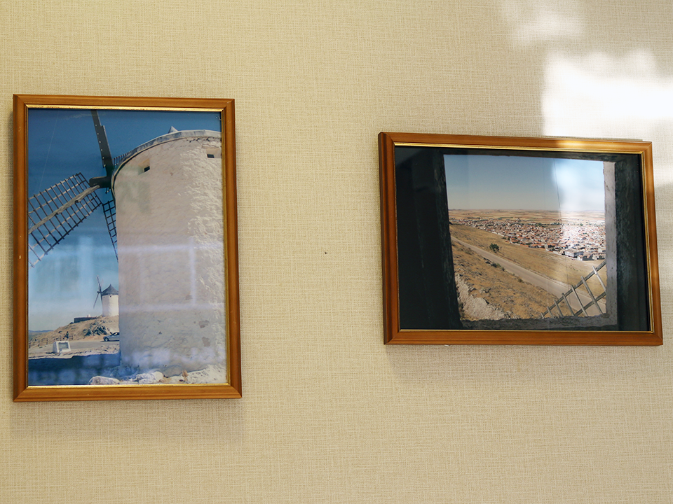 スペイン、ラ・マンチャの風車｜待合室の絵画｜渡辺歯科